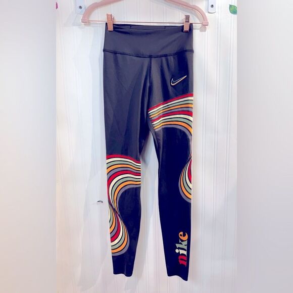 The Nike One Luxe Mid-Rise Tight Fit Leggings Size XS - Picture 2 of 7